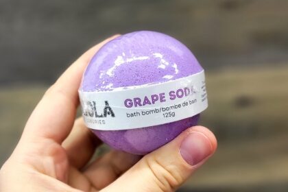 Liola Luxuries Grape Soda Bath Bomb
