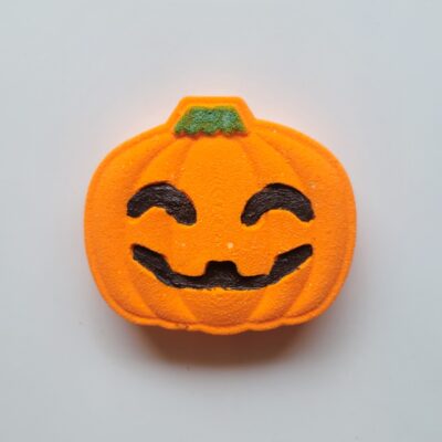 Liola Luxuries Hand-painted Jack-o-lantern Bath Bomb