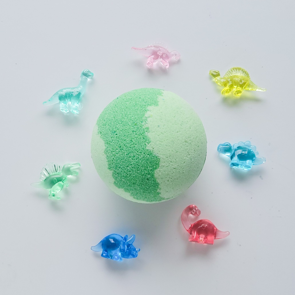 Liola Luxuries Toy Bath Bomb dinosaur