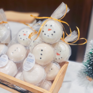 Liola Luxuries Build-a-snowman bath bomb set